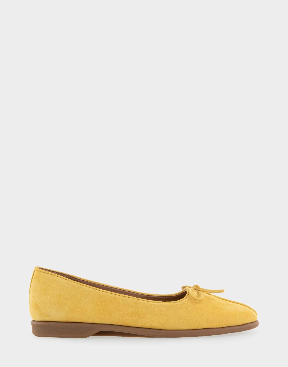 aerosoles Comfortable Women's Ballet Flats in Yellow Freesia Suede