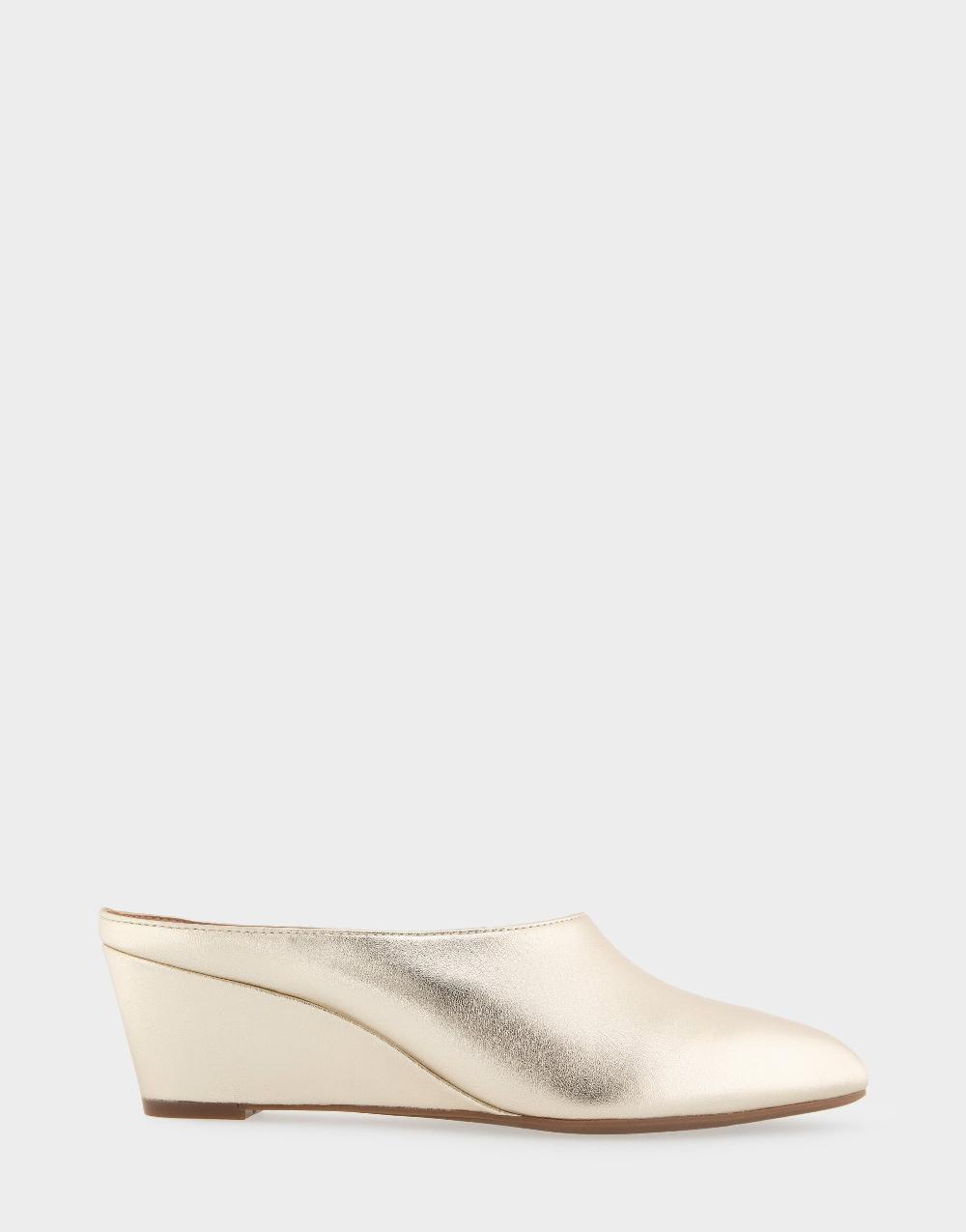 aerosoles Comfortable Women's Mules in Gold Metallic Leather