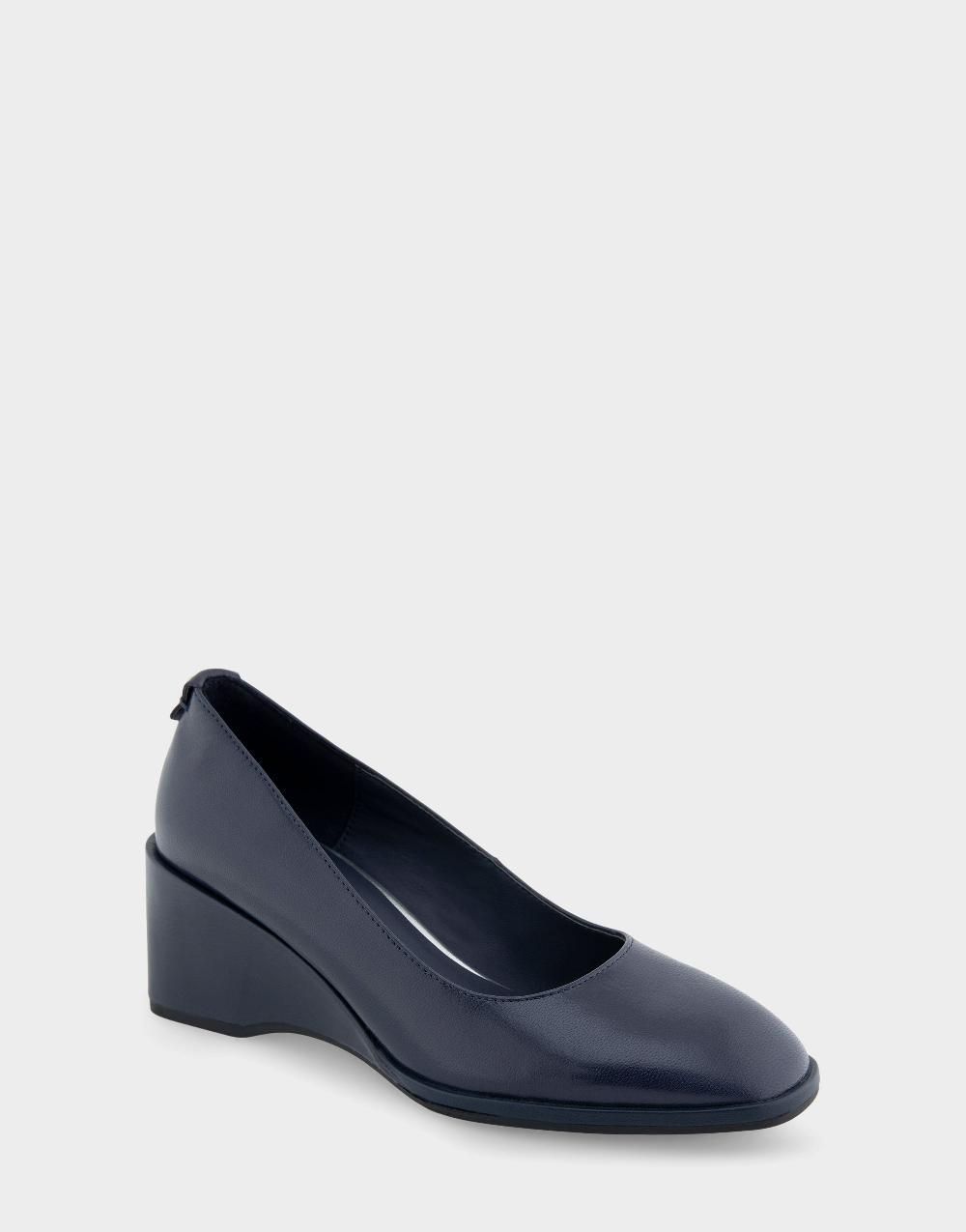 Aerosoles Comfortable Women's Sculpted Wedge Pump In Navy Leather