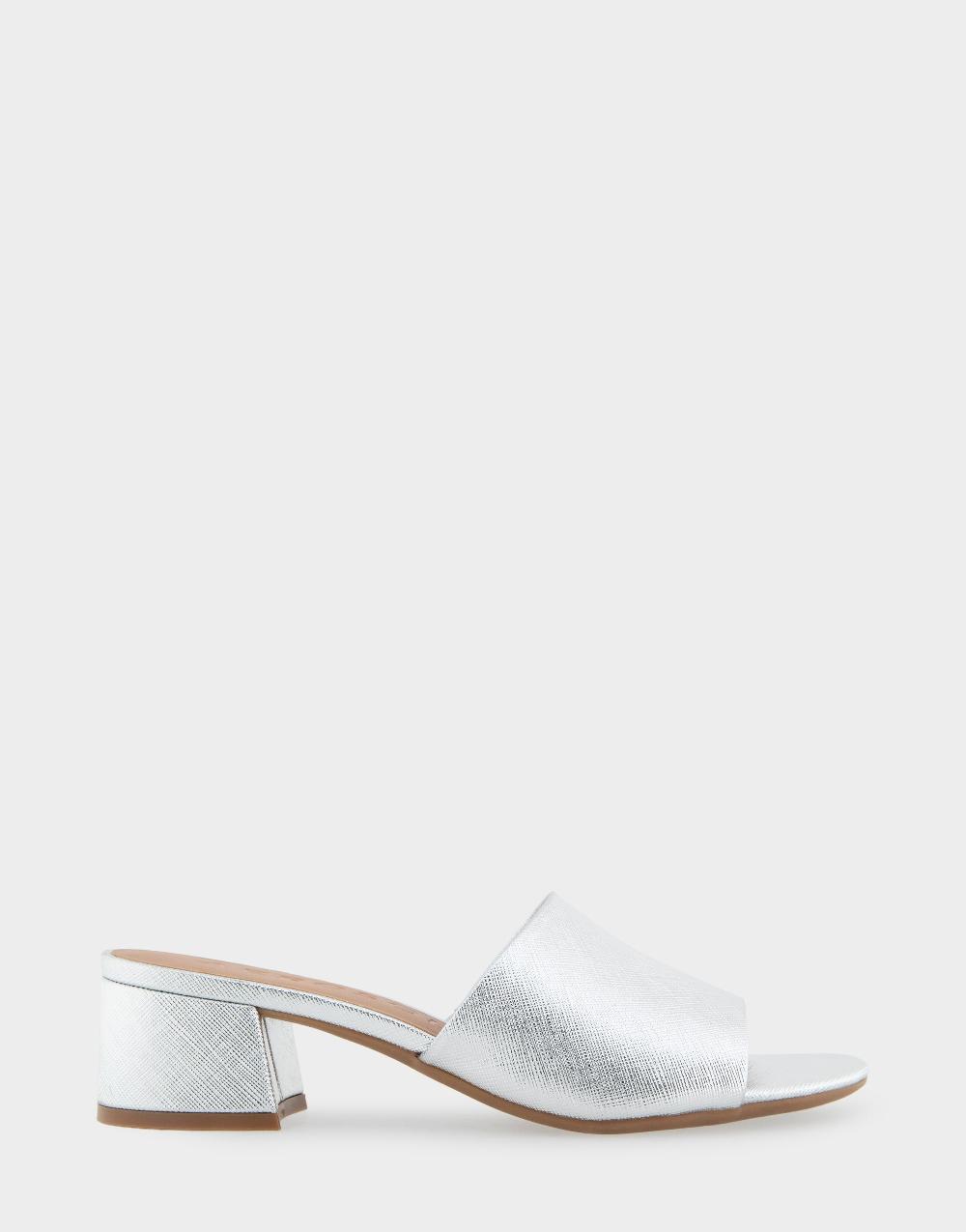 aerosoles Comfortable Women's Slide Sandals in Silver Metallic Textured Faux Leather