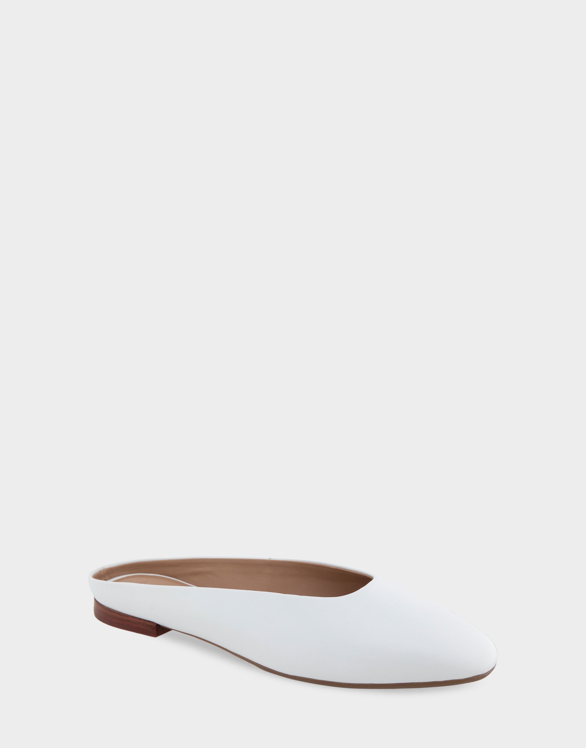 Aerosoles Comfortable Women's Slides In White Shiny Leather Leather