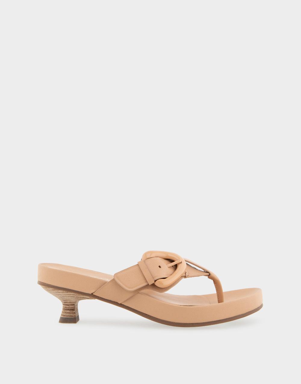 aerosoles Comfortable Women's Thong Sandals in Beige Bisque Leather