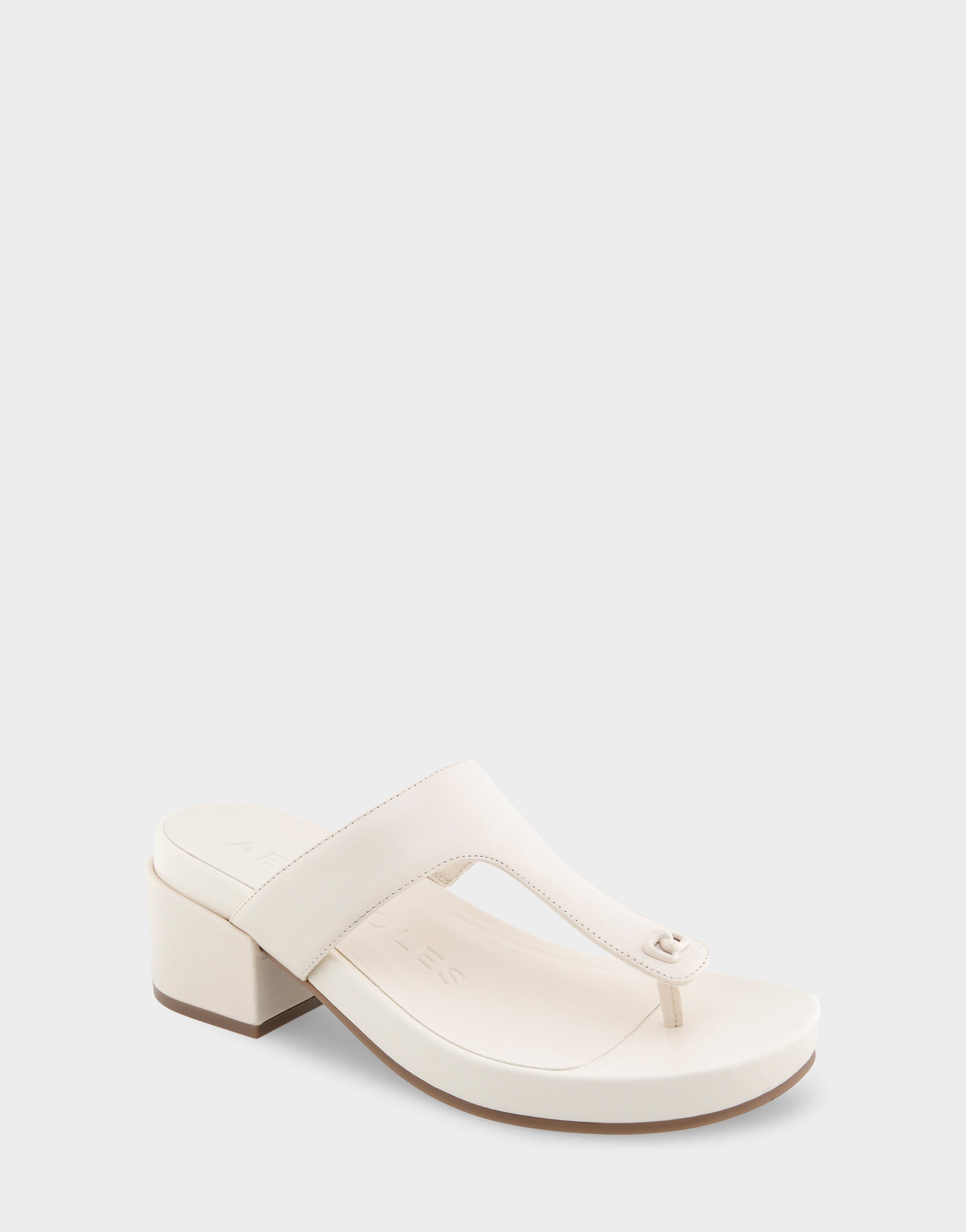 Aerosoles Comfortable Women's Thong Sandals In Eggnog Leather