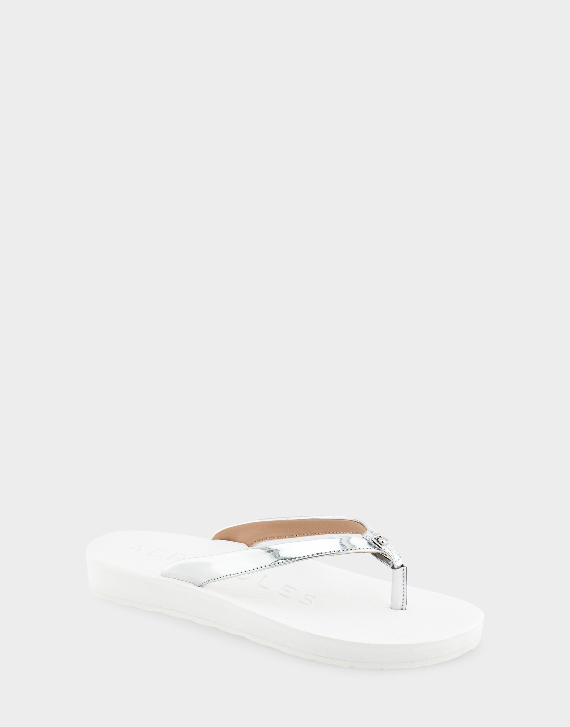 Aerosoles Comfortable Women's Thong Sandals In Silver Mirror Faux Leather