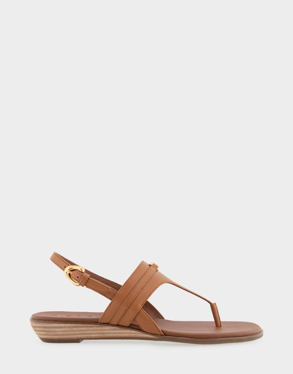 aerosoles Comfortable Women's Thong Sandals in Tan Faux Leather