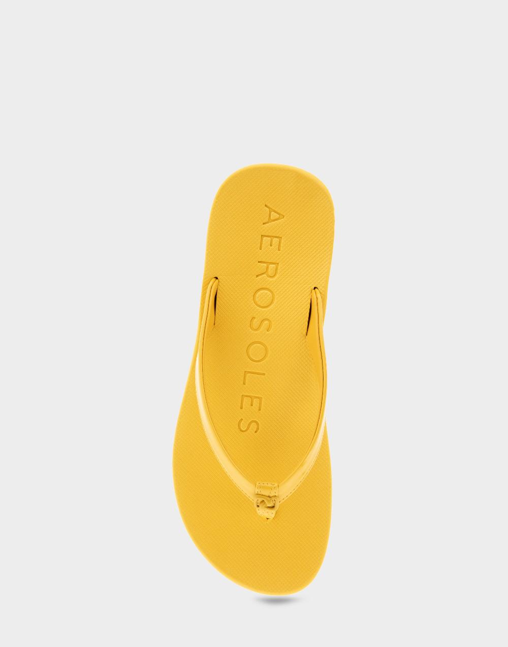Aerosoles Comfortable Women's Thong Sandals In Yellow Freesia Faux Leather