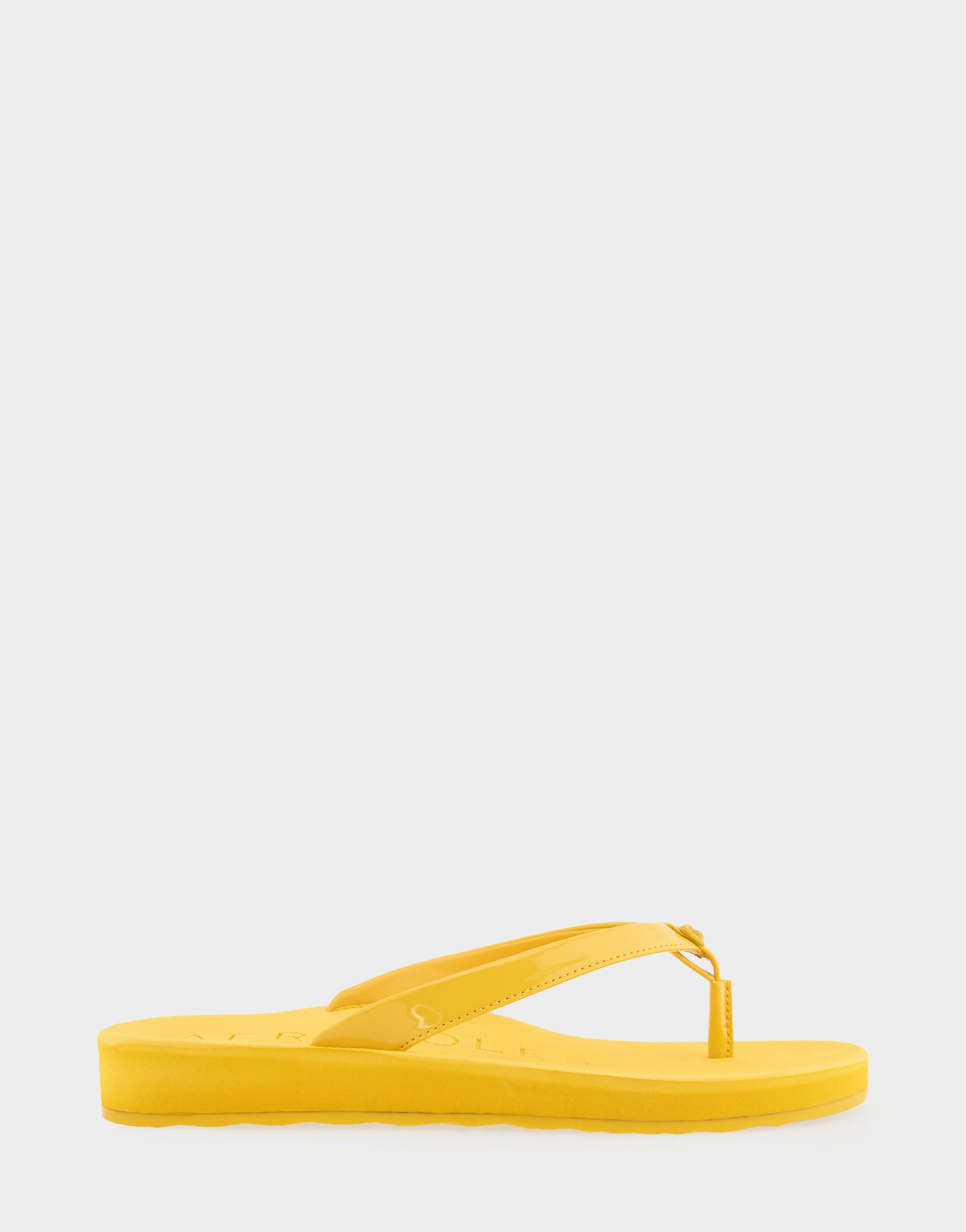aerosoles Comfortable Women's Thong Sandals in Yellow Freesia Faux Leather