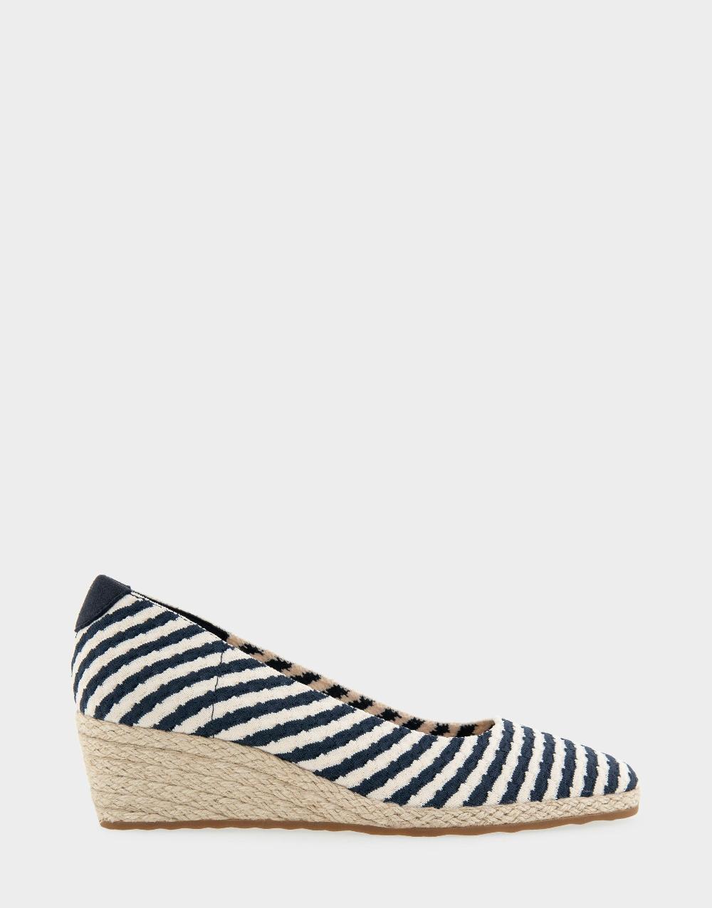aerosoles Comfortable Women's Wedge Heels in Eggnog/navy Stripe Textured Fabric Knit Fabric
