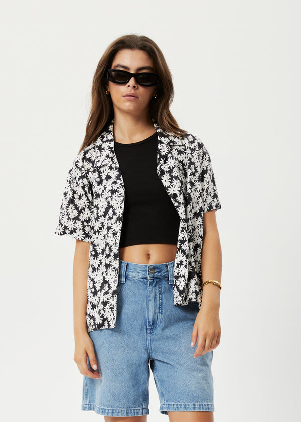 afends Benny - Short Sleeve Shirt Black Daisy