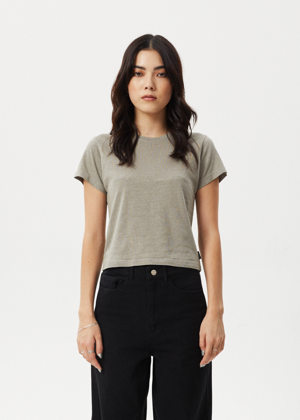 Afends Carmen - Baby Tee Olive