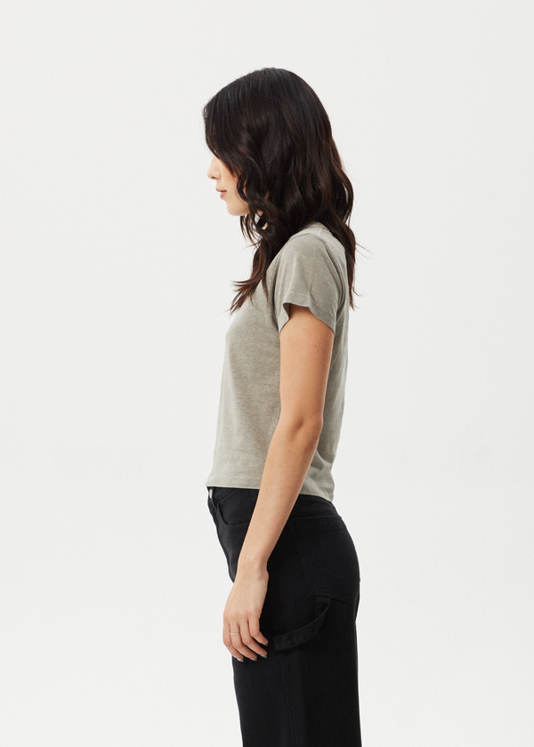 Afends Carmen - Baby Tee Olive