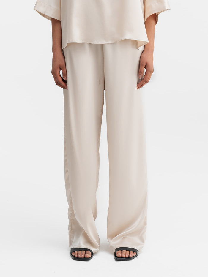 ahlvar Ayla satin trousers cream