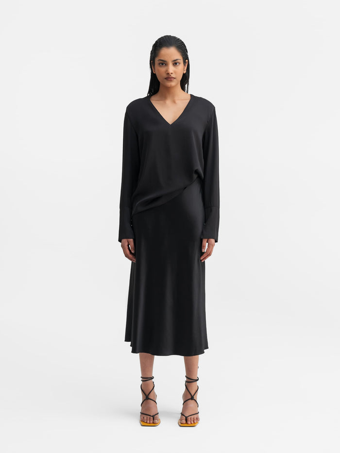 Ahlvar Kelly V-neck Silk Blouse Black