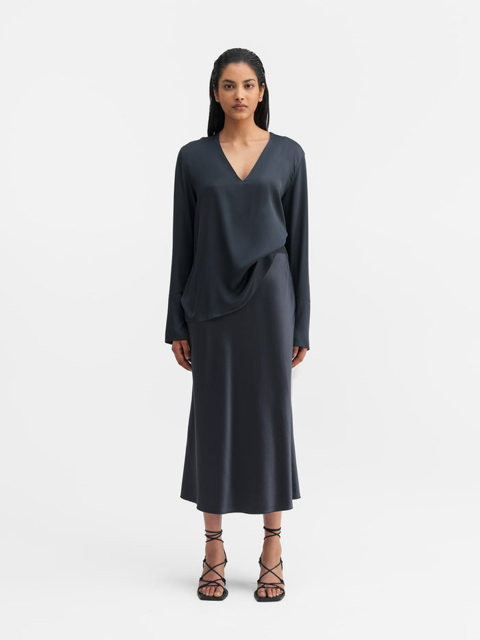 Ahlvar Kelly V-neck Silk Blouse Blue Grey