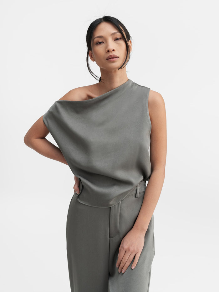 Ahlvar Lacy Tank Light Military