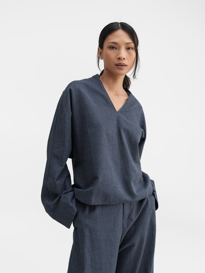 Ahlvar Nina V-neck Linen Blouse Blue Grey