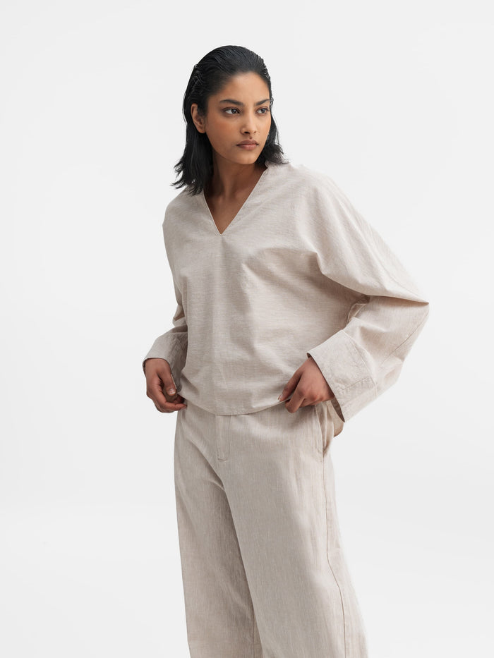 ahlvar Nina v-neck linen blouse cream