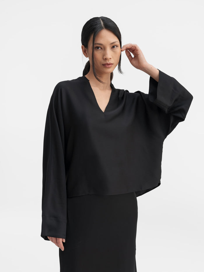 ahlvar Nina v-neck silk blouse black