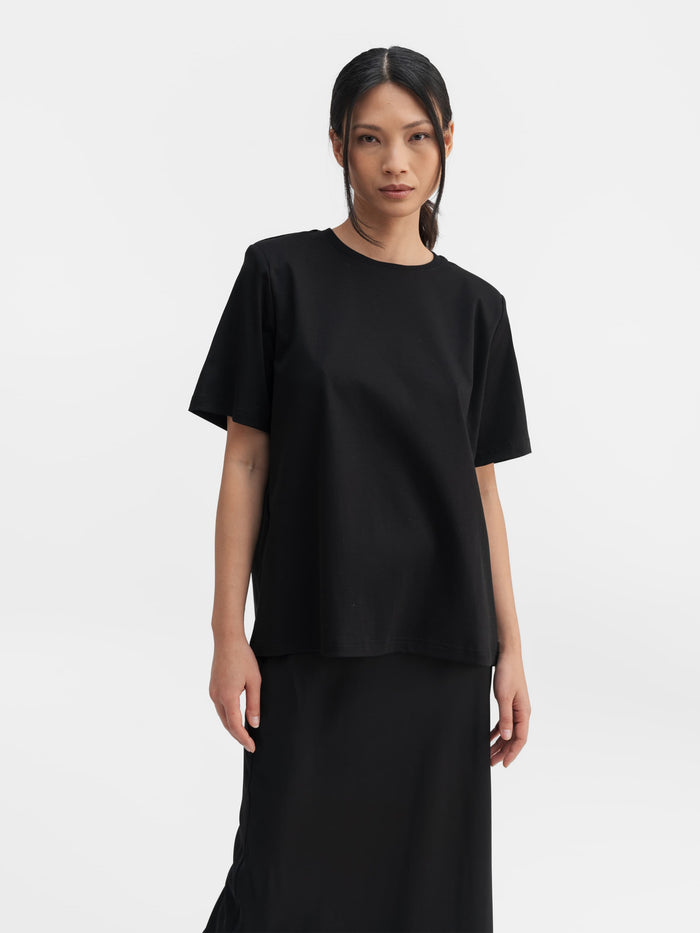 ahlvar Okaya cotton tee black