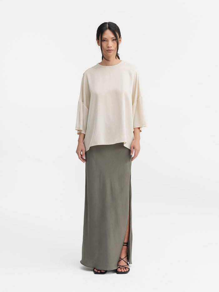 ahlvar Thess silk tee cream