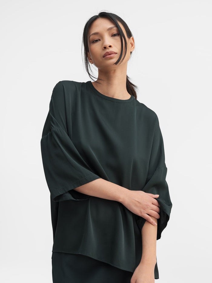 ahlvar Thess silk tee deep forest