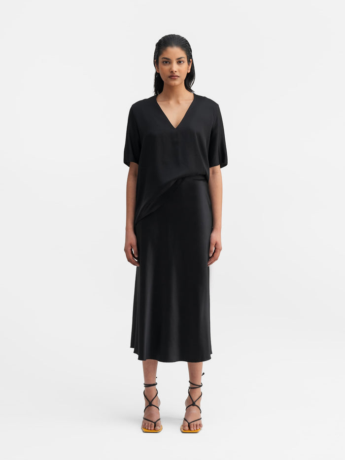 Ahlvar Yoli V-neck Silk Blouse Black