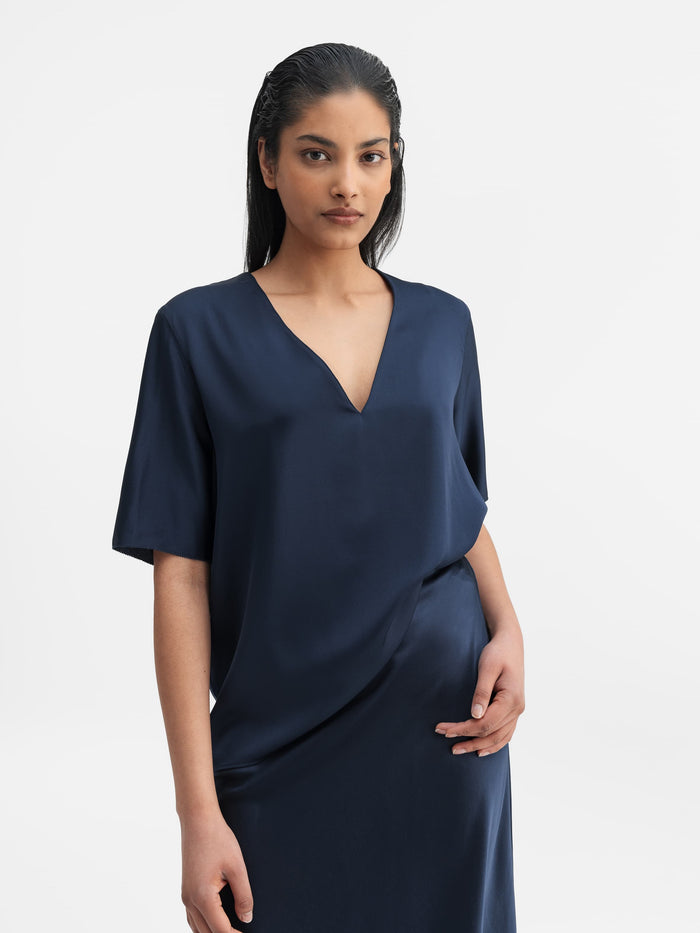 Ahlvar Yoli V-neck Silk Blouse Midnight Blue