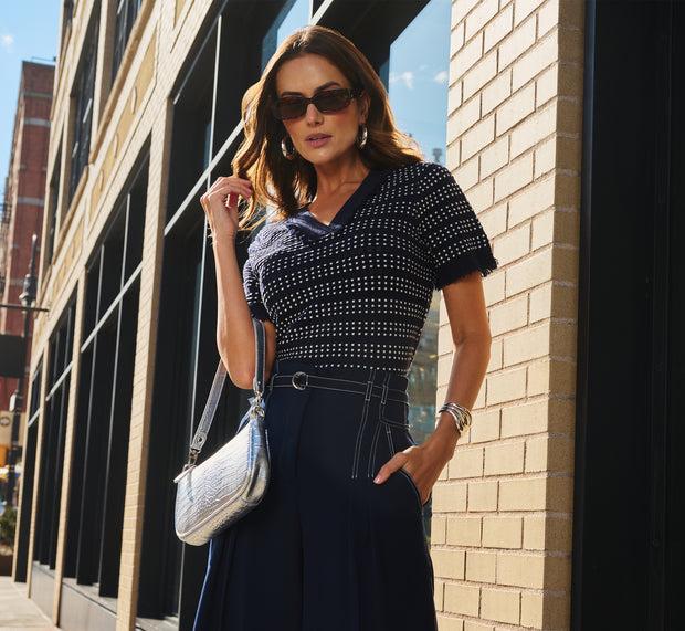 aidan mattox Short Sleeve Grid Knit Fringe Trim Sweater In Navy Ivory