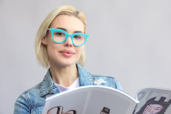 Aj Morgan Vintage-Inspired Cat-Eye Readers In Fun Two-toned Color Options For Women / 54430 Margo