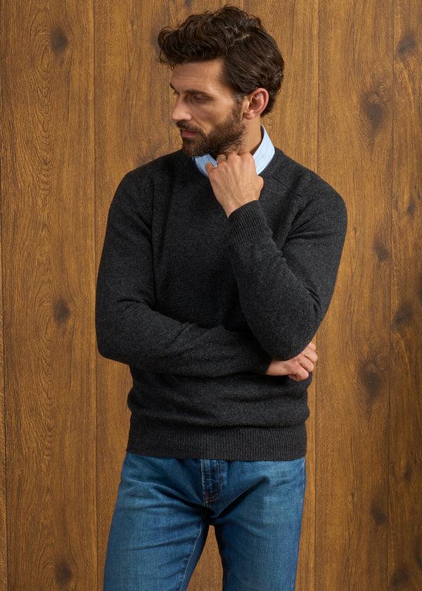 Alan Paine Dorset Men's Lambswool Jumper In Charcoal - Classic Fit