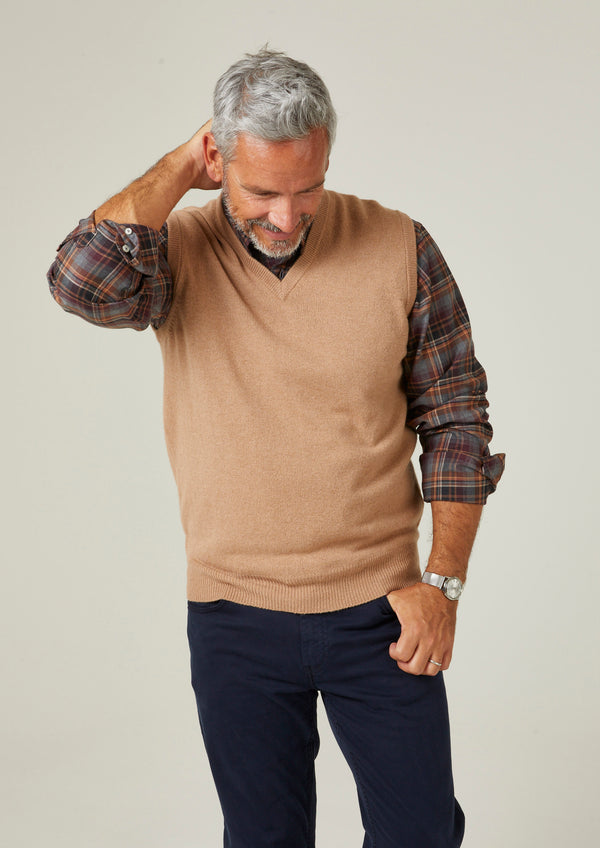 Alan Paine Norfolk Lambswool Slipover In Camel - Classic Fit