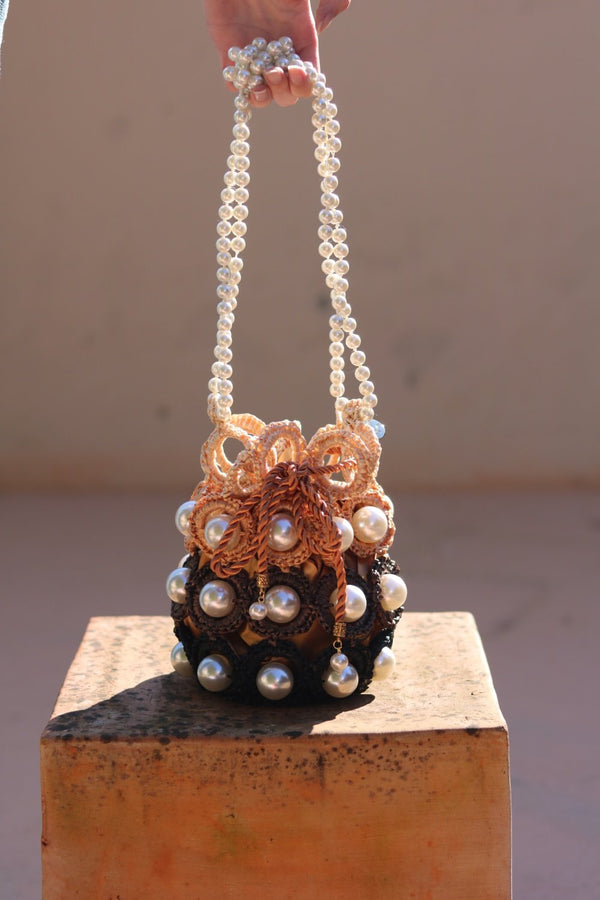 alameda turquesa HANA BUCKET black and gold