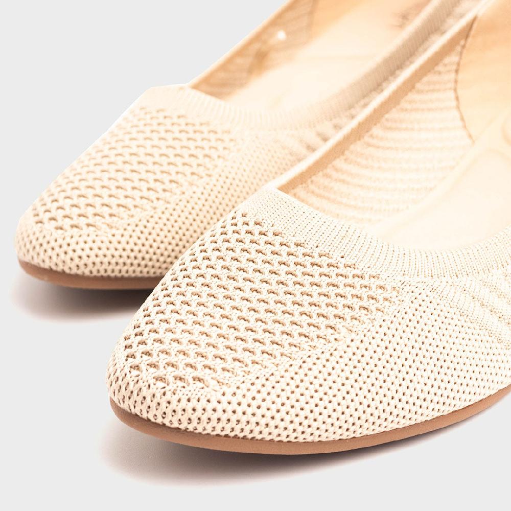 Alberto CushOn Woman's Genevieve Low-Heeled Pumps