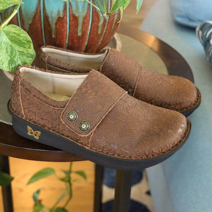 alegria Deliah Delicut Tawny Shoe