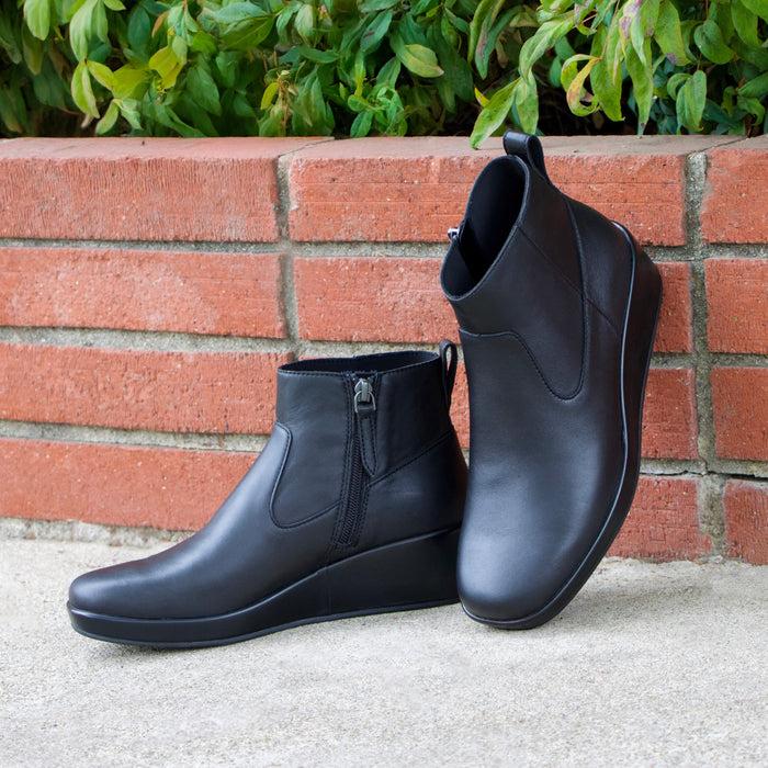 Alegria Hadi Black Boot