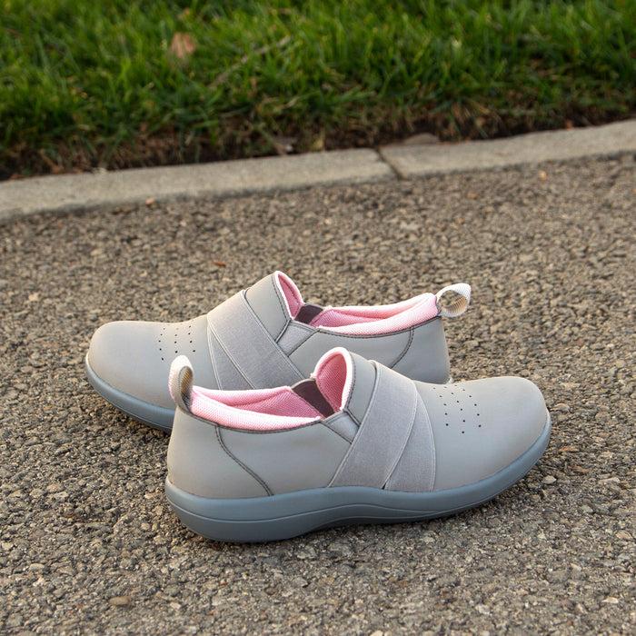 Alegria Savvie Dove Shoe