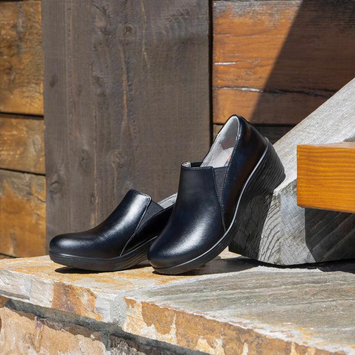 Alegria Skylar Noir Shoe