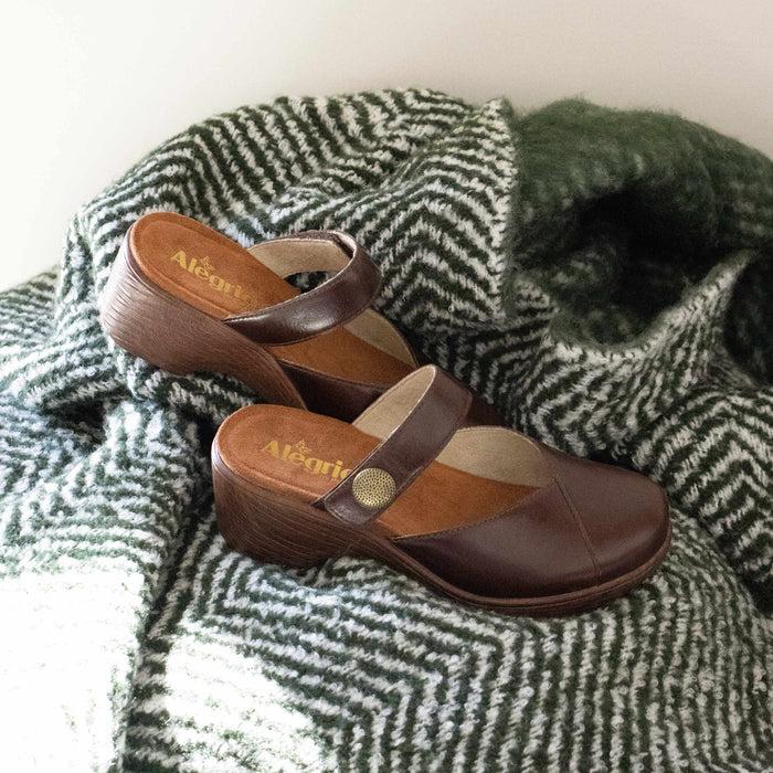 alegria Sydni Mahogany Shoe