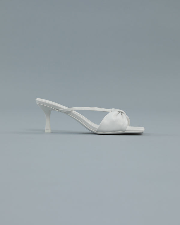 alessandro dell´acqua Bow Strap Kitten Heeled Mules White