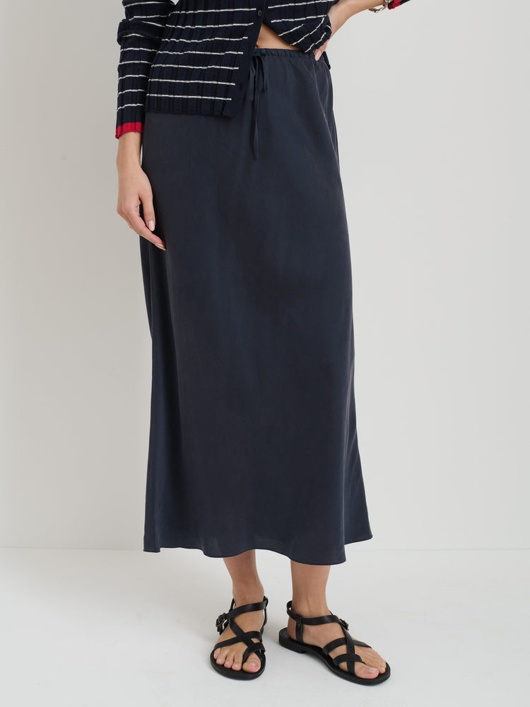 Alex Mill Lilly Slip Skirt In Washed Silk Navy