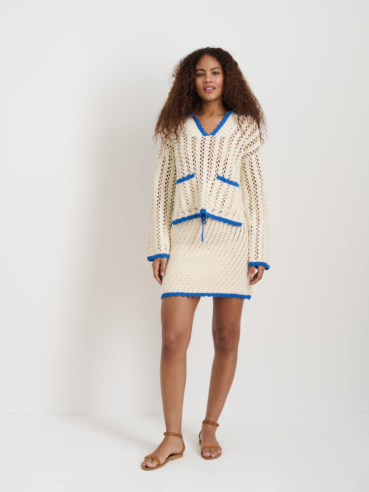 Alex Mill Callie Hand Crochet Pullover In Cotton Ivory/Cobalt