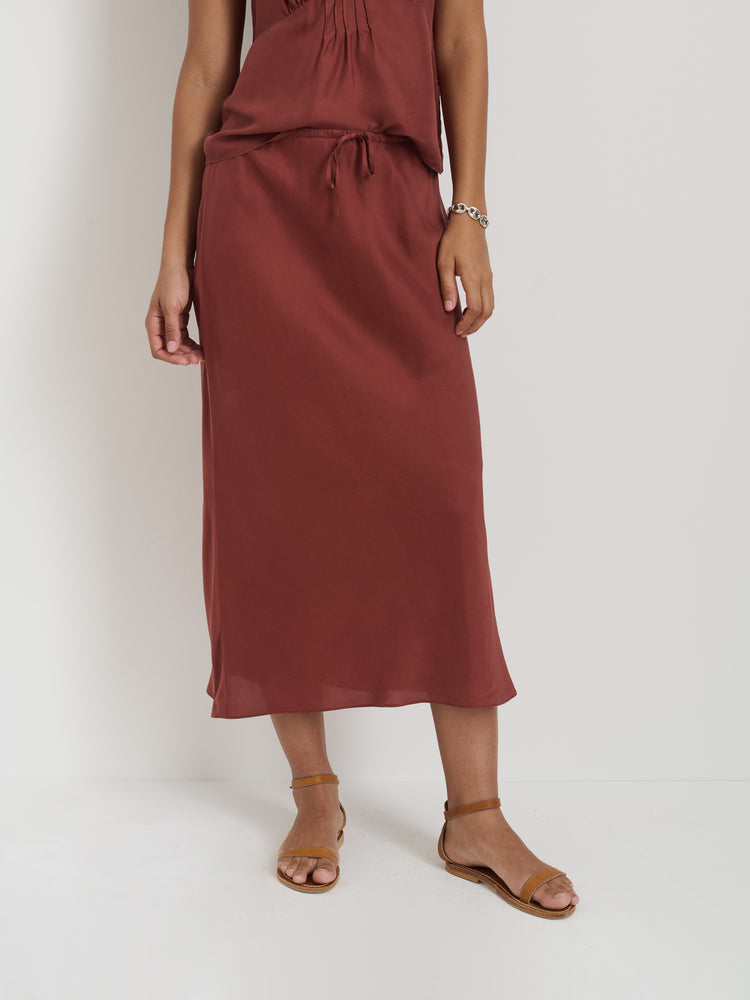 Alex Mill Lilly Slip Skirt In Washed Silk Cherry Wood