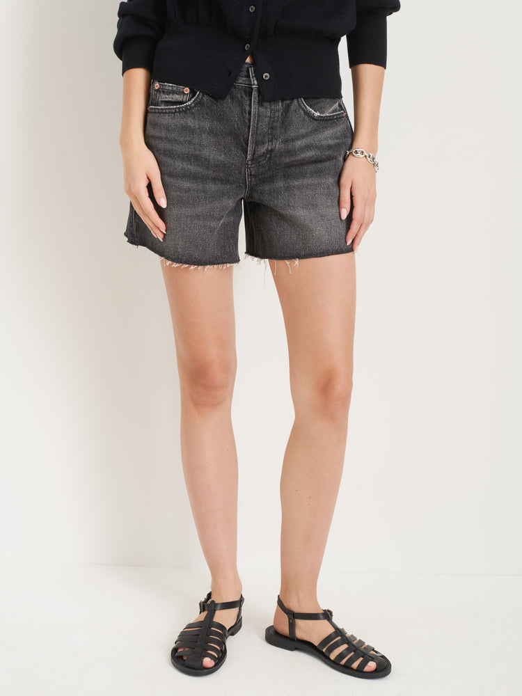 Alex Mill Stella Short In Black Denim Silverlake Wash