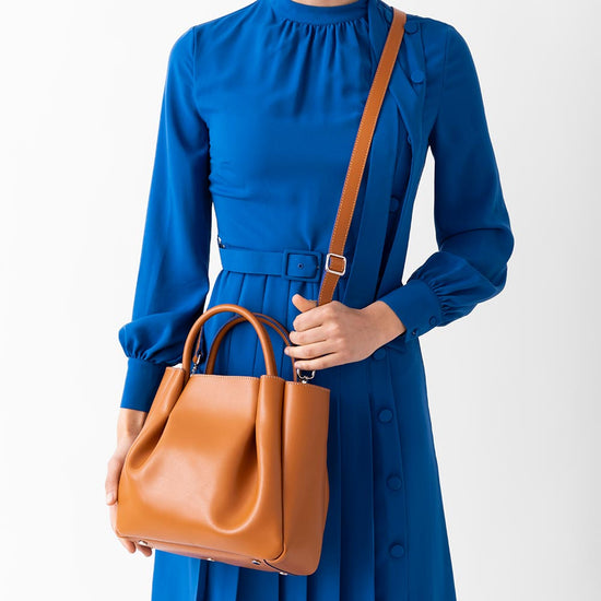 Alexandre Birman Amalfi Midi Leather Tote Bag - Cognac