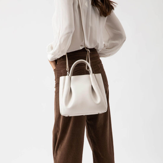 Alexandre Birman Amalfi Midi Leather Tote Bag - Cream