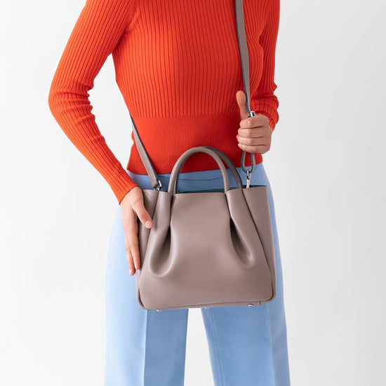 Alexandre Birman Amalfi Midi Leather Tote Bag - Fango