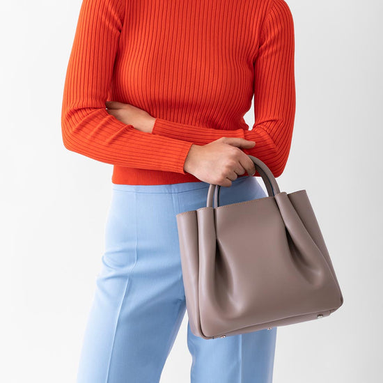 Alexandre Birman Amalfi Midi Leather Tote Bag - Fango