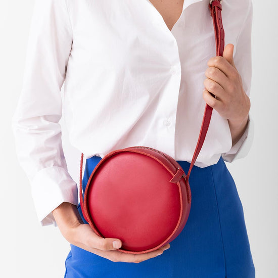 Alexandre Birman Luna Leather Circle Crossbody Bag - Red