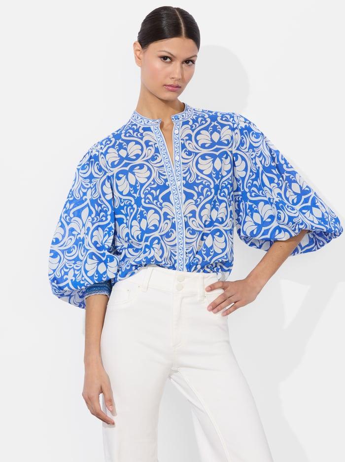 alice & olivia APRIL PRINTED BLOUSE SOIREE TRUE BLUE