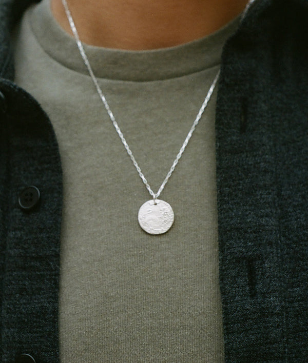 Alighieri The Medium Snow Lion Medallion // Box Chain – Alighieri Necklaces